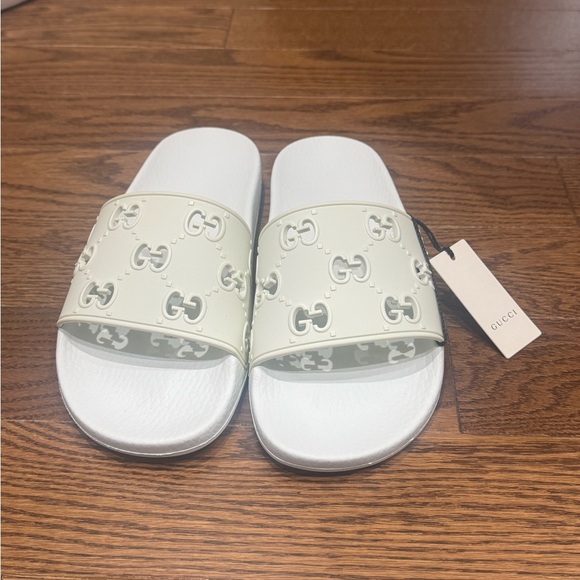 Gucci Ivory Logo Slide Sandals - Picture 2 of 6